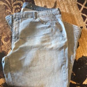 Jennifer Lopez capris